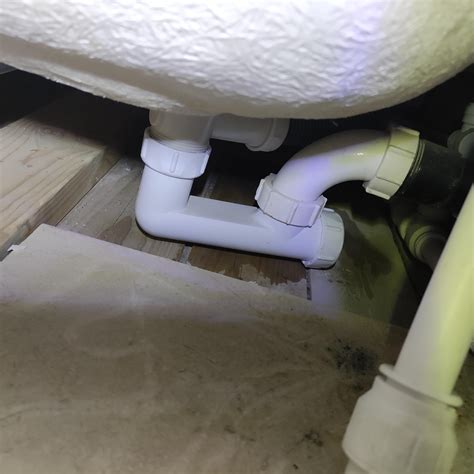 my bathtub is leaking underneath|Why Is My Bathtub Leaking Underneath 